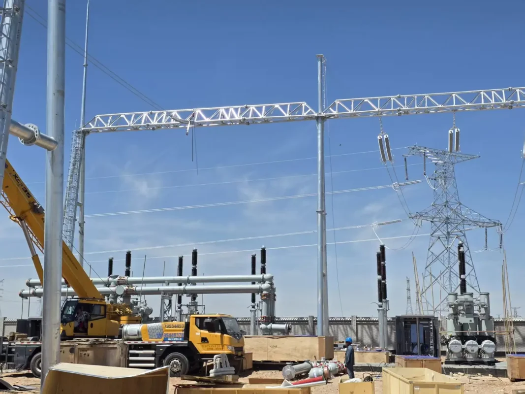 Wantai Electric engineers installing energy storage substation at Baofeng project site